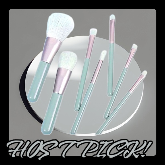 EWENSOO Other - • EWENSOO Makeup Brushes Set